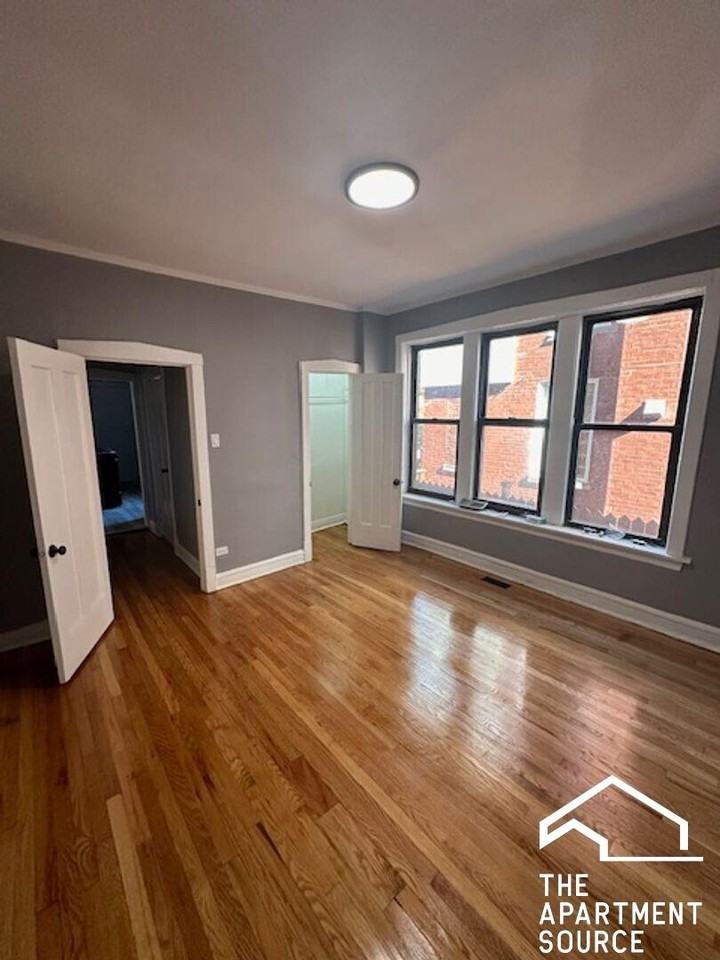 1028 E Hyde Park Blvd #1N - Photo 7 of 13