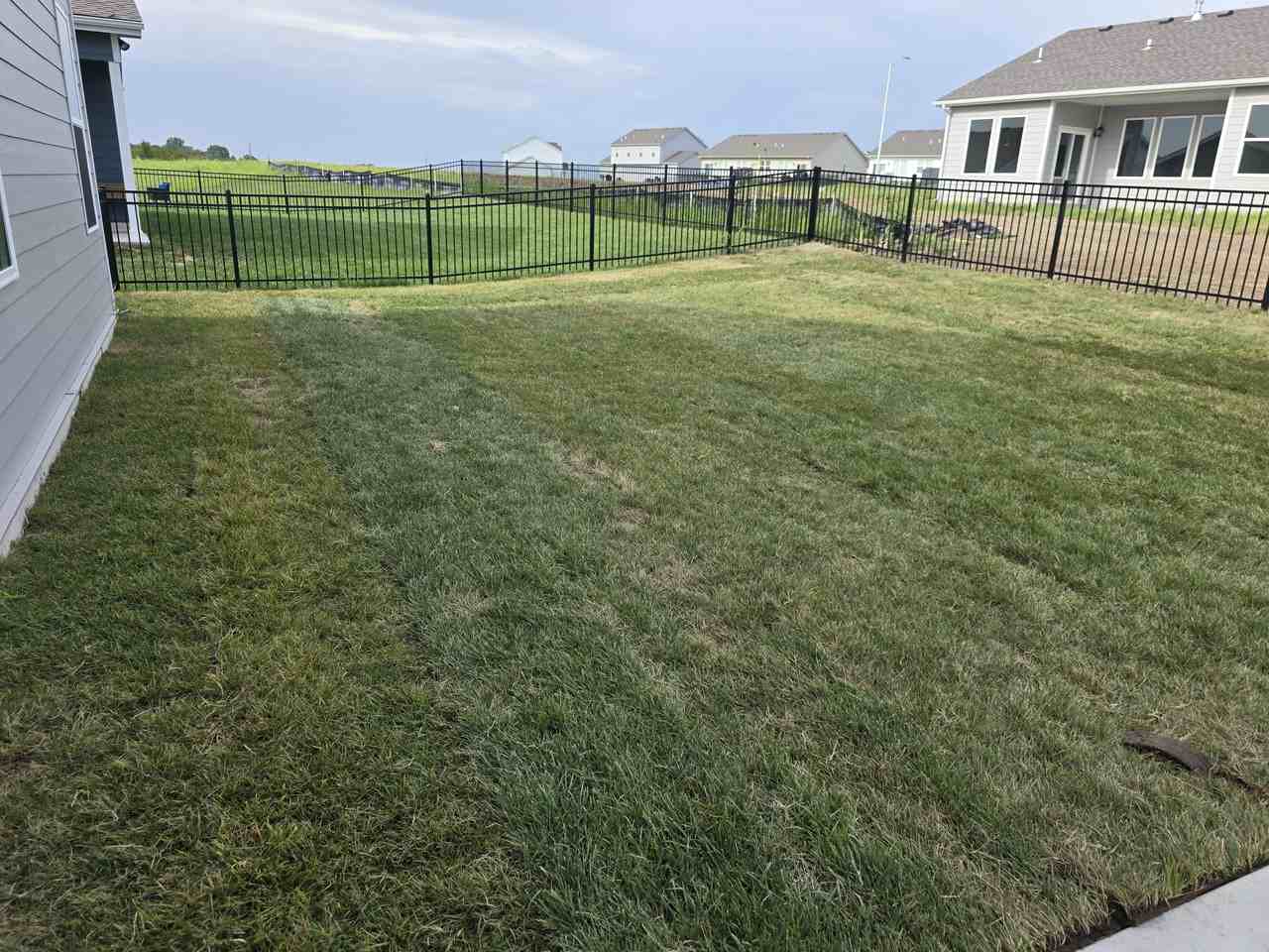 12427 Aspen Dr - Photo 4 of 19