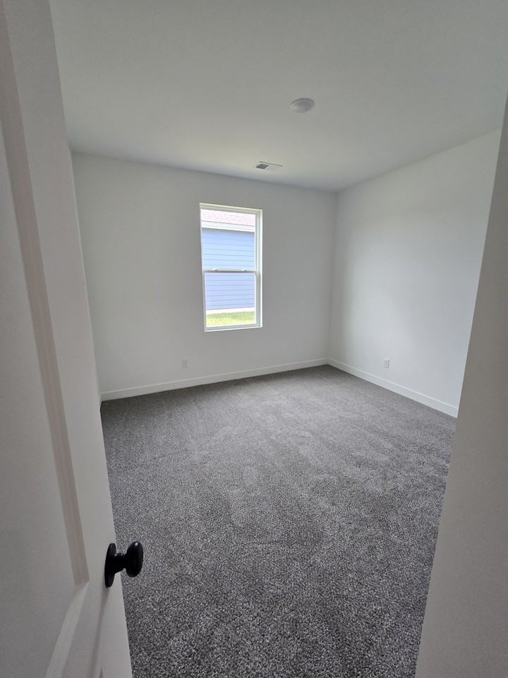 12427 Aspen Dr - Photo 3 of 19