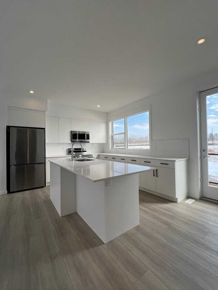 5 Rondeau Dr - Photo 2 of 17