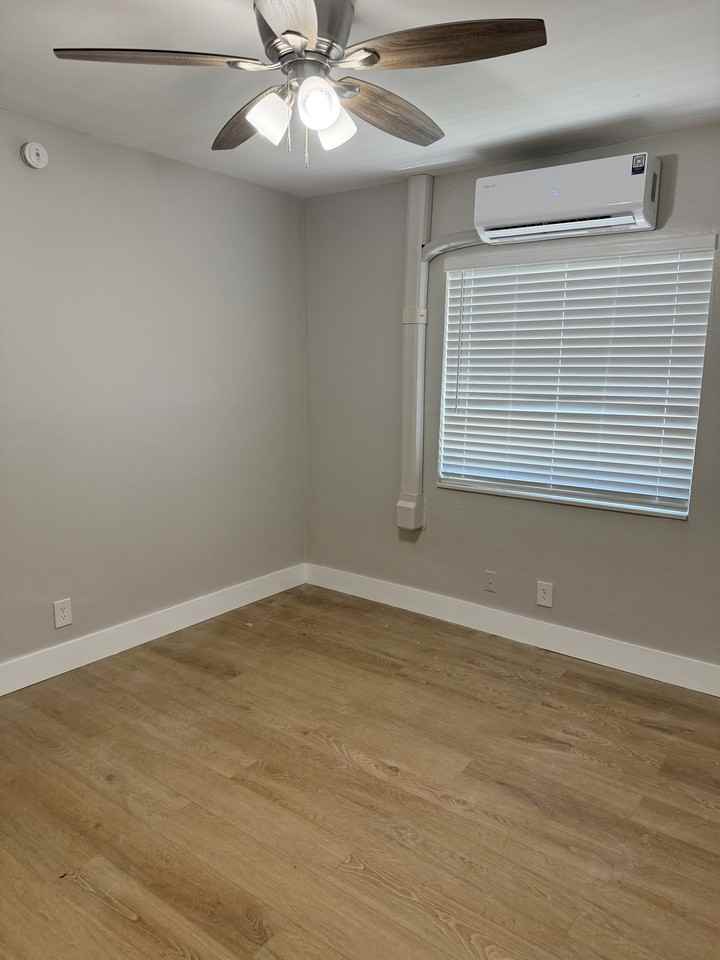 759 Ne 13th Ct #3 - Photo 7 of 8