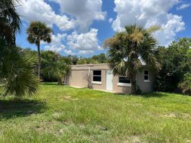 3735 State Road 60 E Frnt Apt #Apt - Photo 1 of 1
