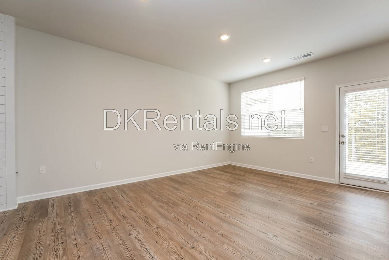 1141 Point Place Dr - Photo 7 of 24