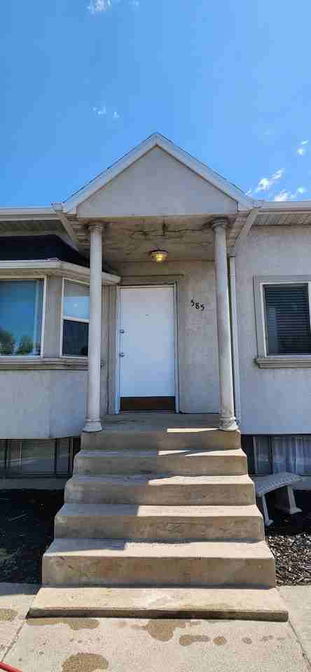 585 Southwest #UP - Photo 5 of 21