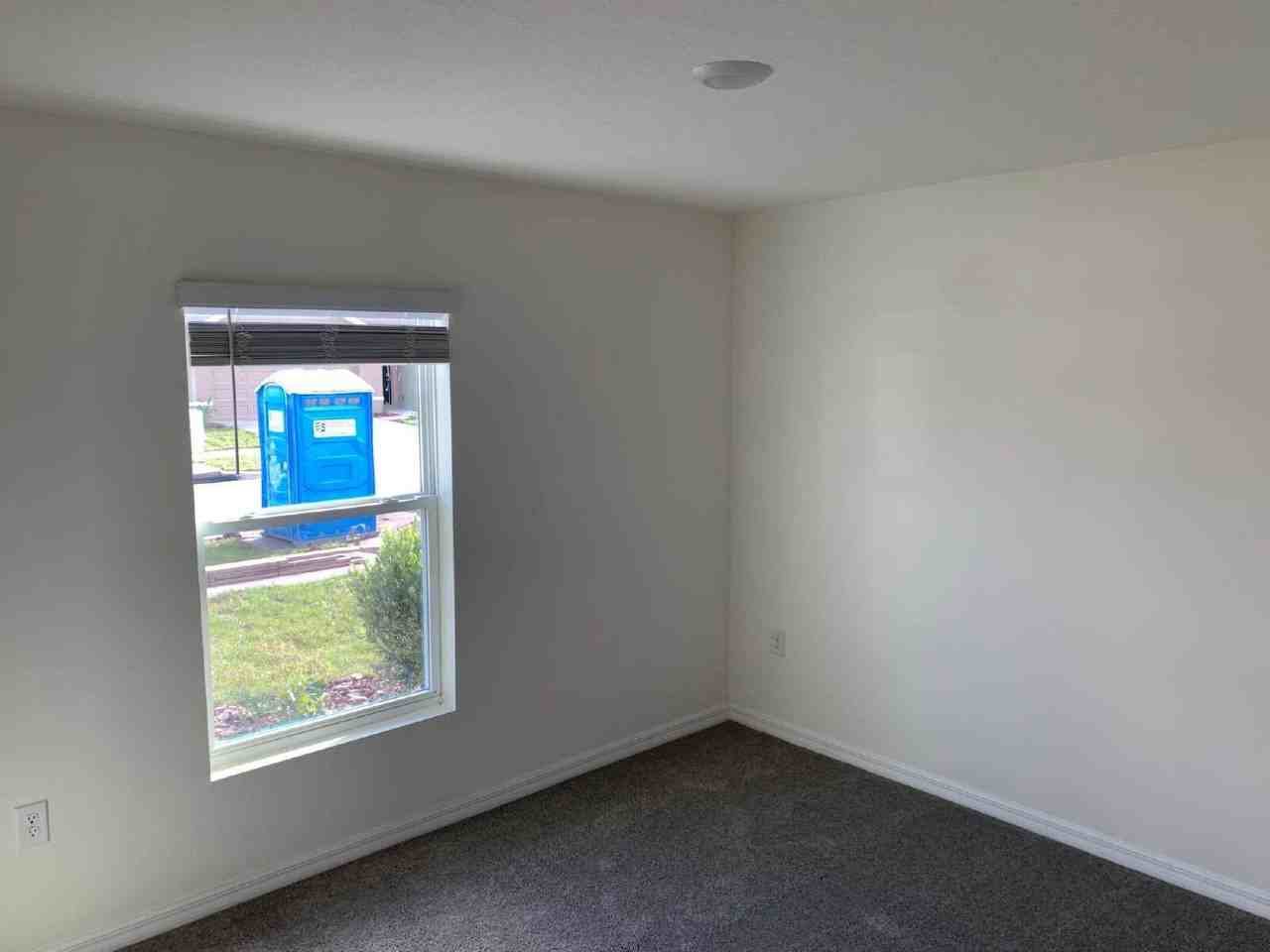 16763 Parker River St - Photo 5 of 24