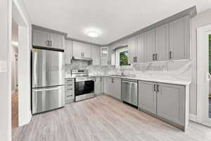 featured image of 15 Elgin St W #A
