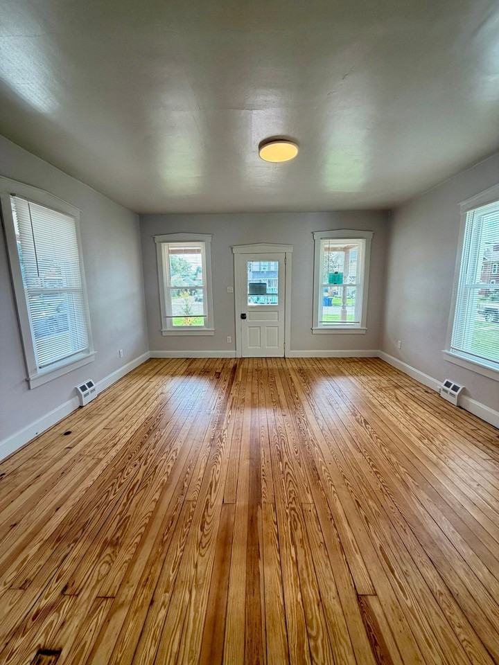 37 N Kinzer Rd - Photo 4 of 40