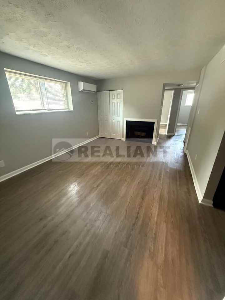 2066 Fairmont Ct #4 - Photo 5 of 6