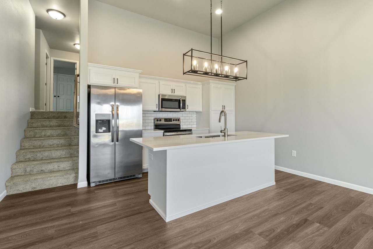 762 United Dr #1 - Photo 2 of 14