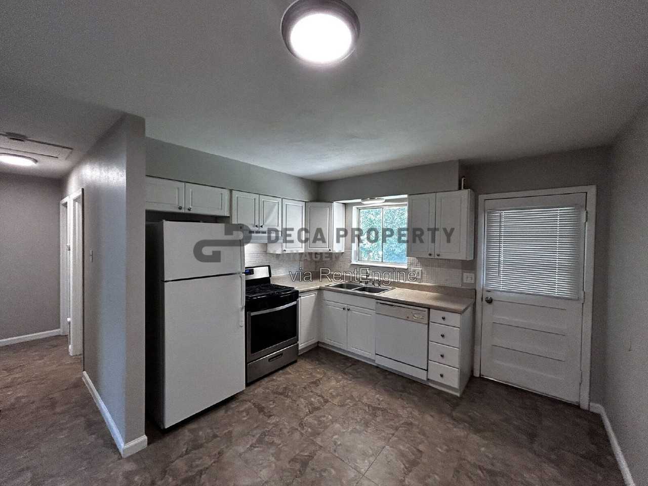 3937 Sims Ave - Photo 4 of 13