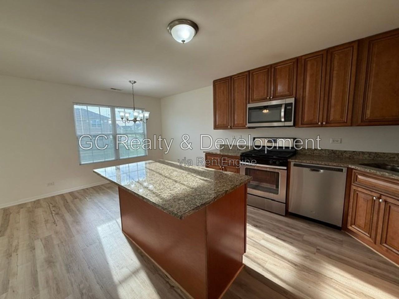 1068 Turin Dr - Photo 5 of 24