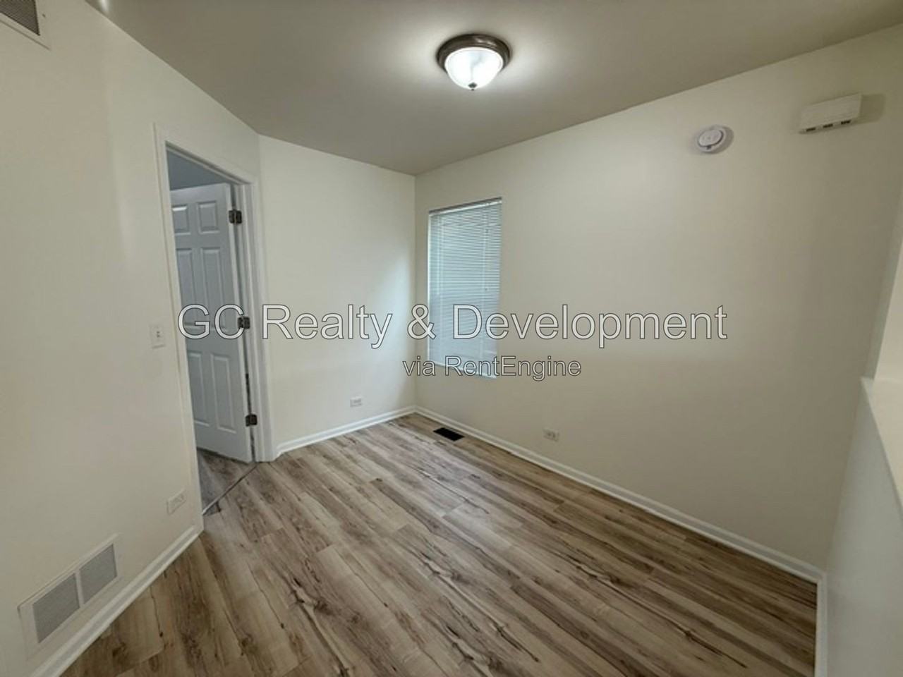 1068 Turin Dr - Photo 7 of 24