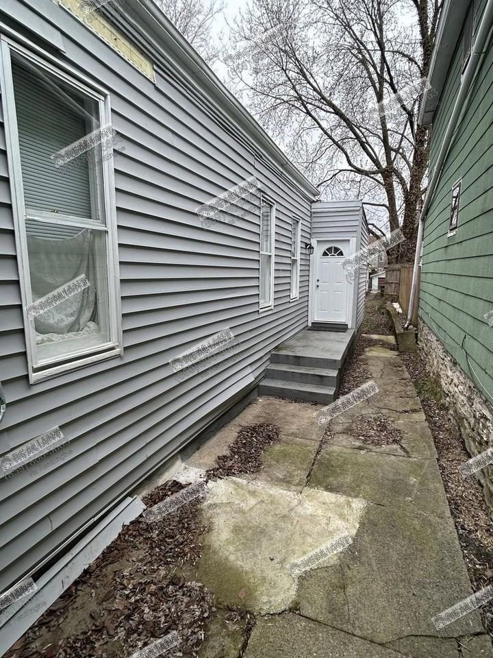 1920 Scott Blvd - Photo 2 of 15