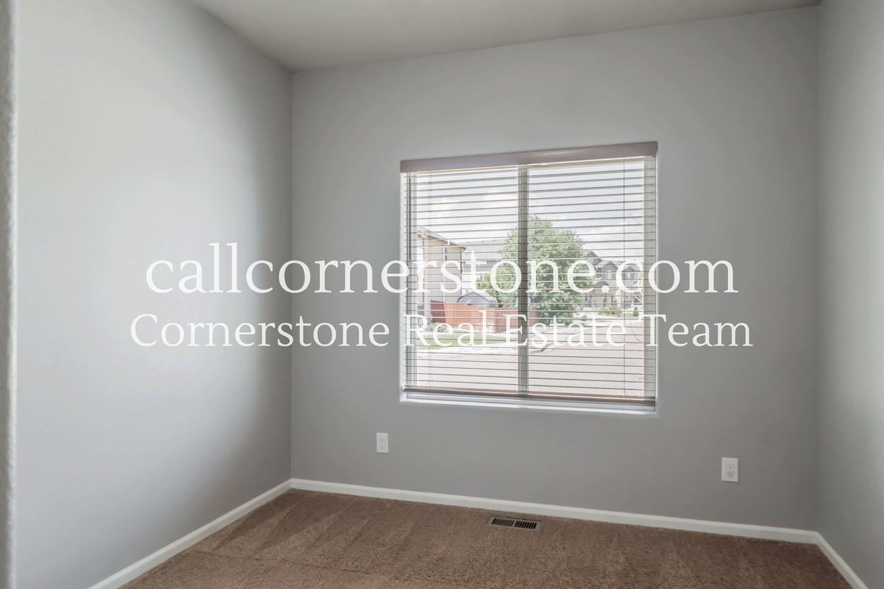 10043 Seawolf Dr - Photo 3 of 28