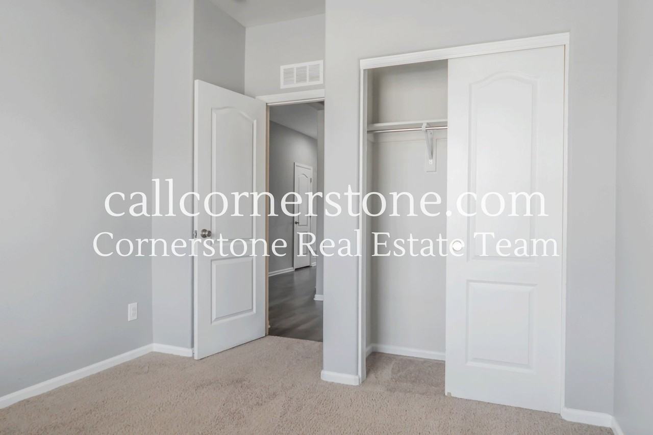 10043 Seawolf Dr - Photo 4 of 28