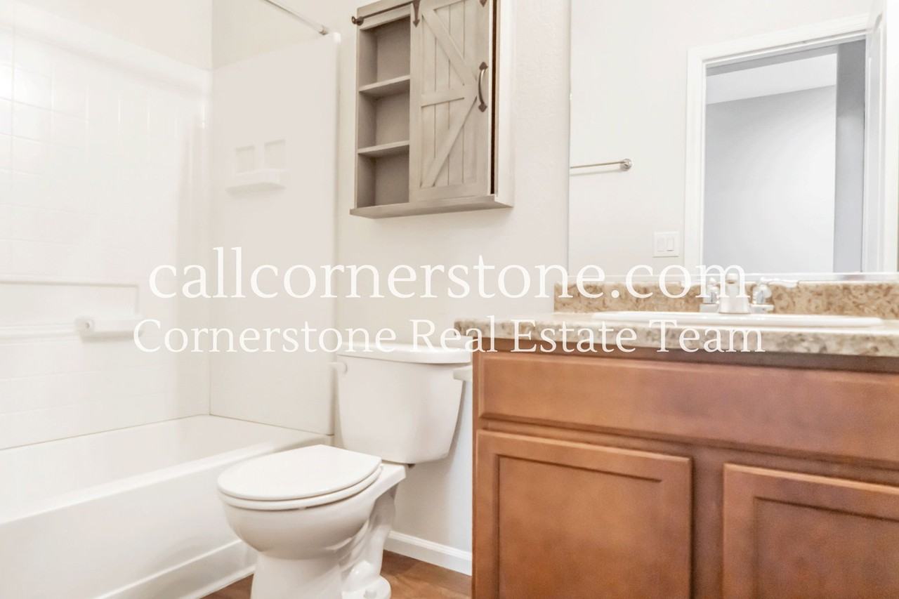 10043 Seawolf Dr - Photo 5 of 28