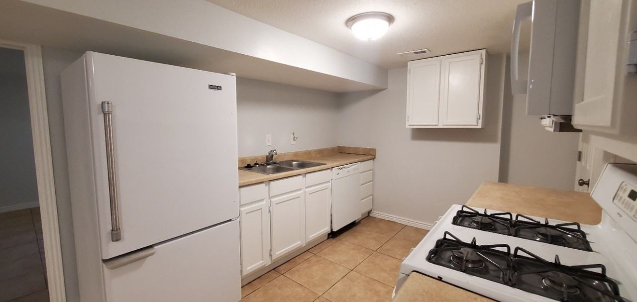 5295 Sw; #B - Photo 3 of 12