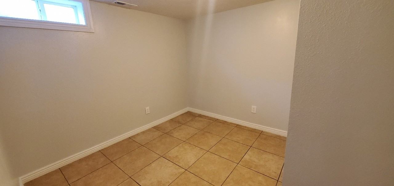 5295 Sw; #B - Photo 2 of 12