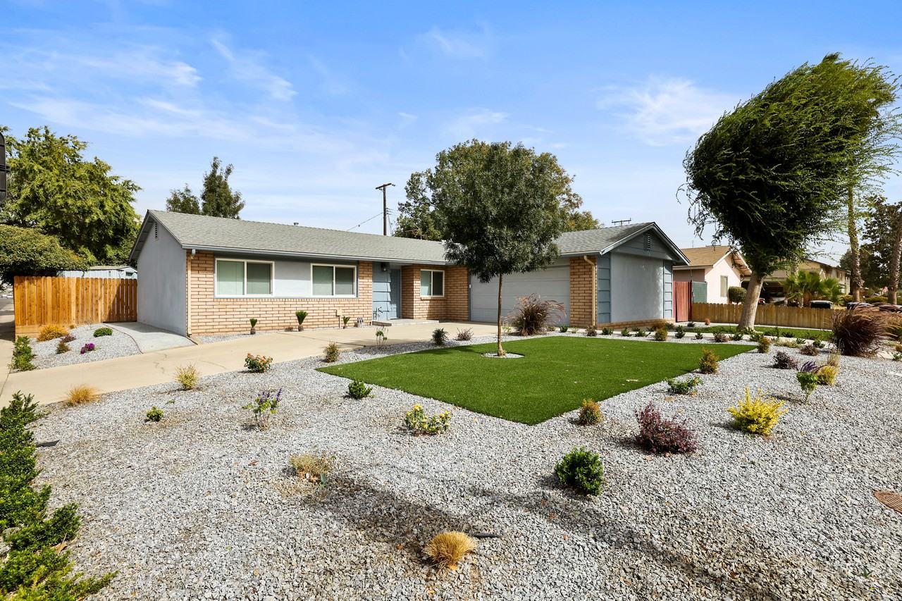 3636 W Tulare Ave