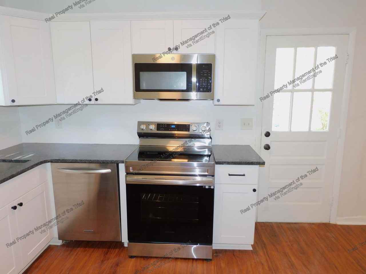4120 Olympia Dr - Photo 2 of 20