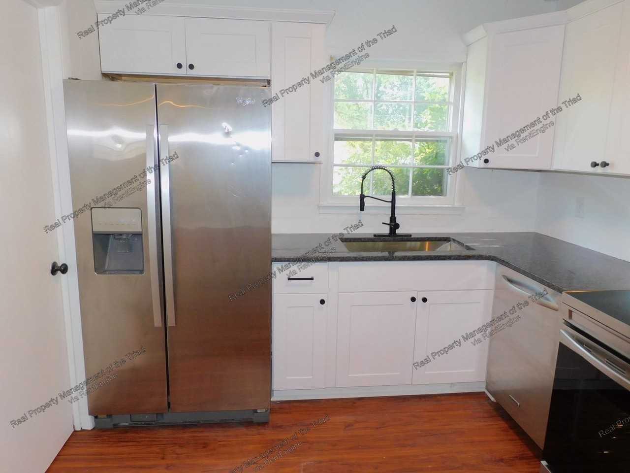 4120 Olympia Dr - Photo 3 of 20