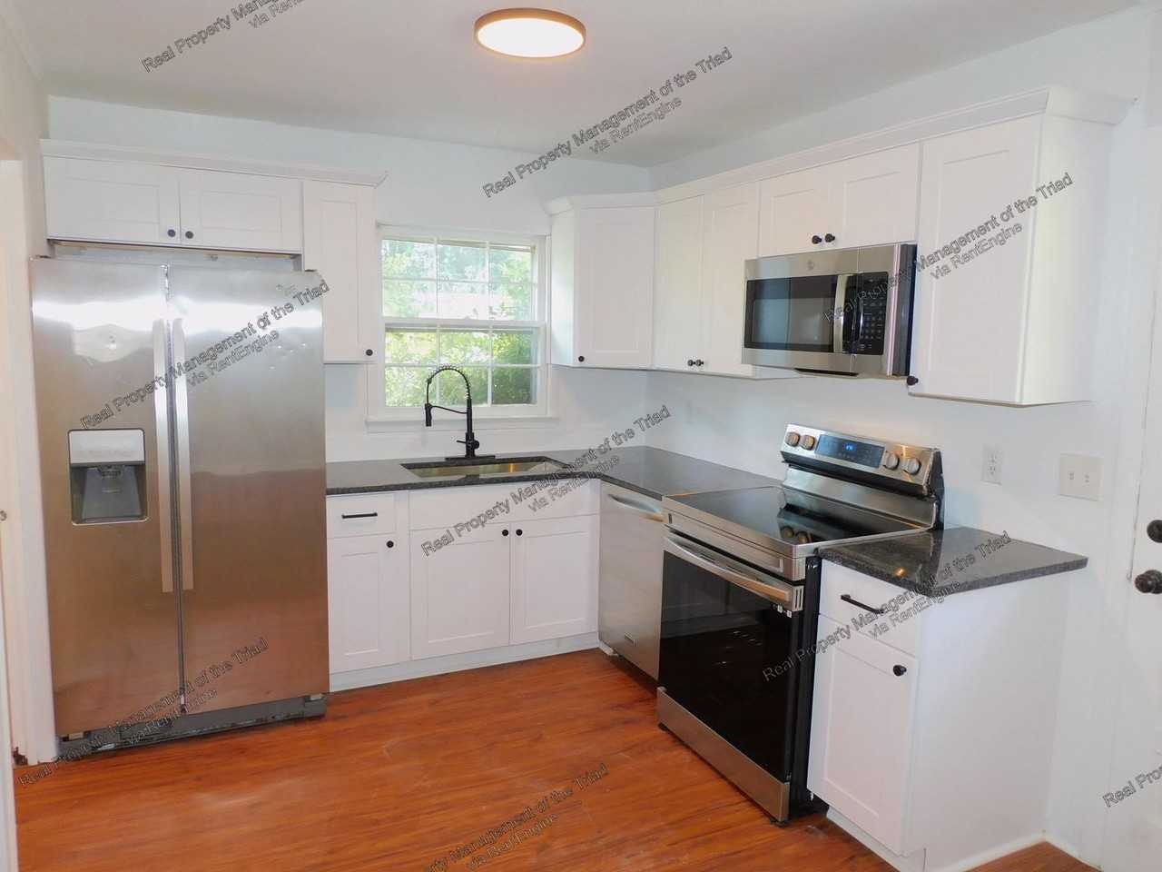 4120 Olympia Dr - Photo 4 of 20