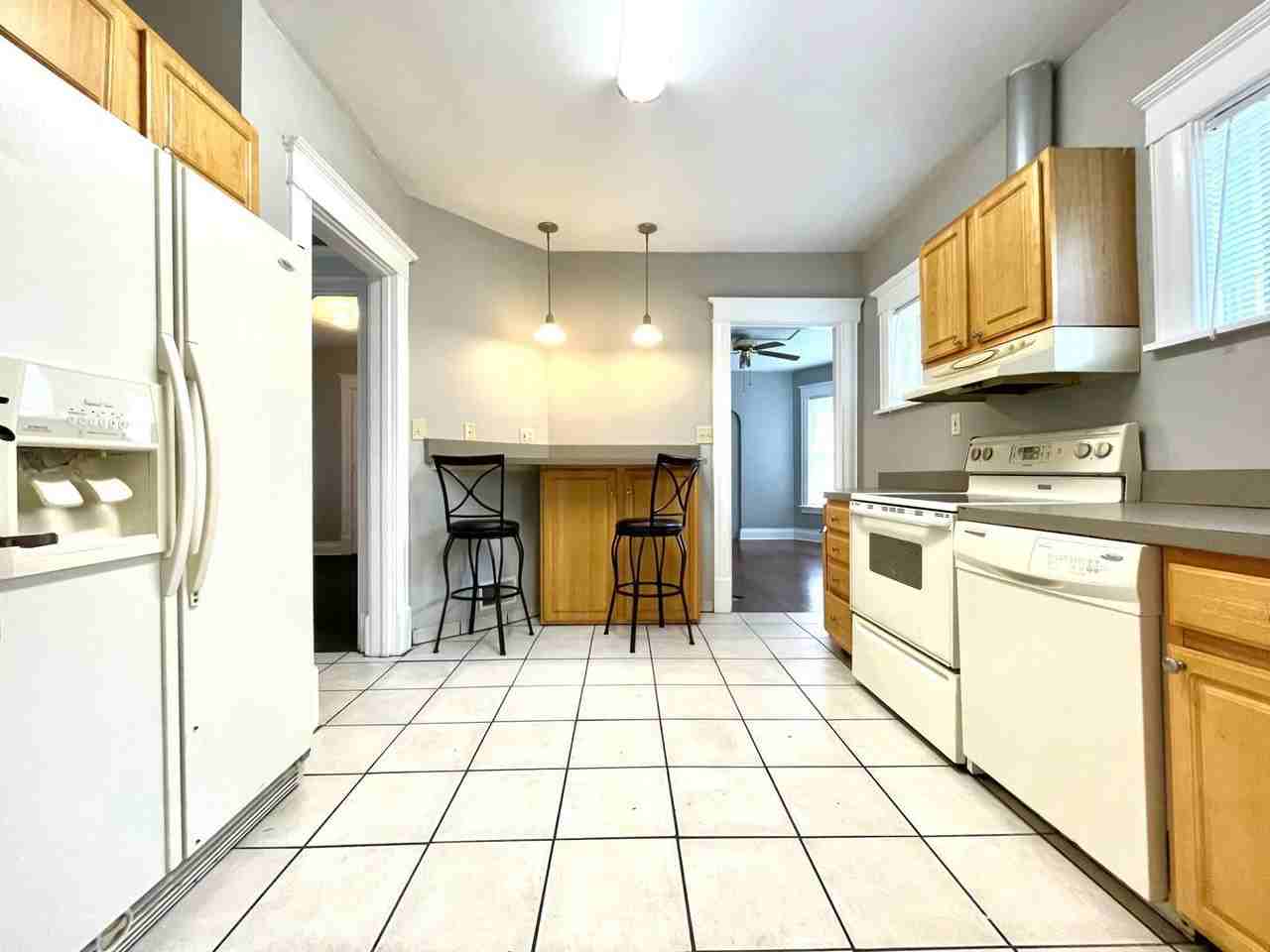 815 W Walnut St #1 - Photo 3 of 11