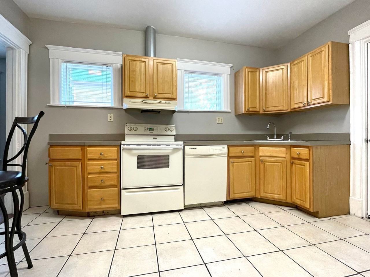 815 W Walnut St #1 - Photo 4 of 11