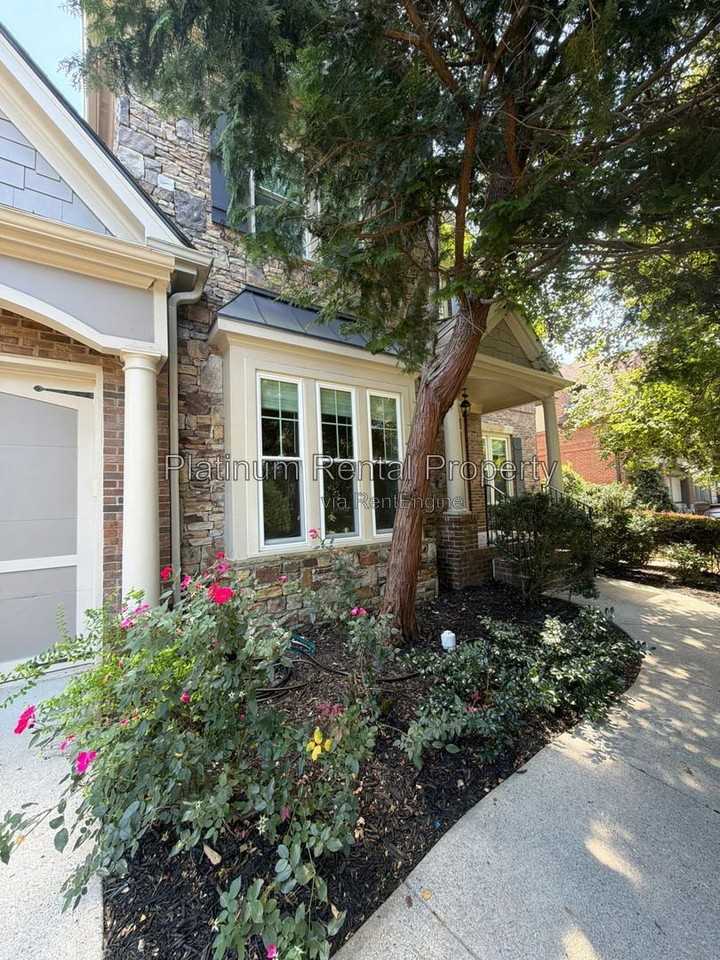8015 Wakehurst Pl - Photo 4 of 50