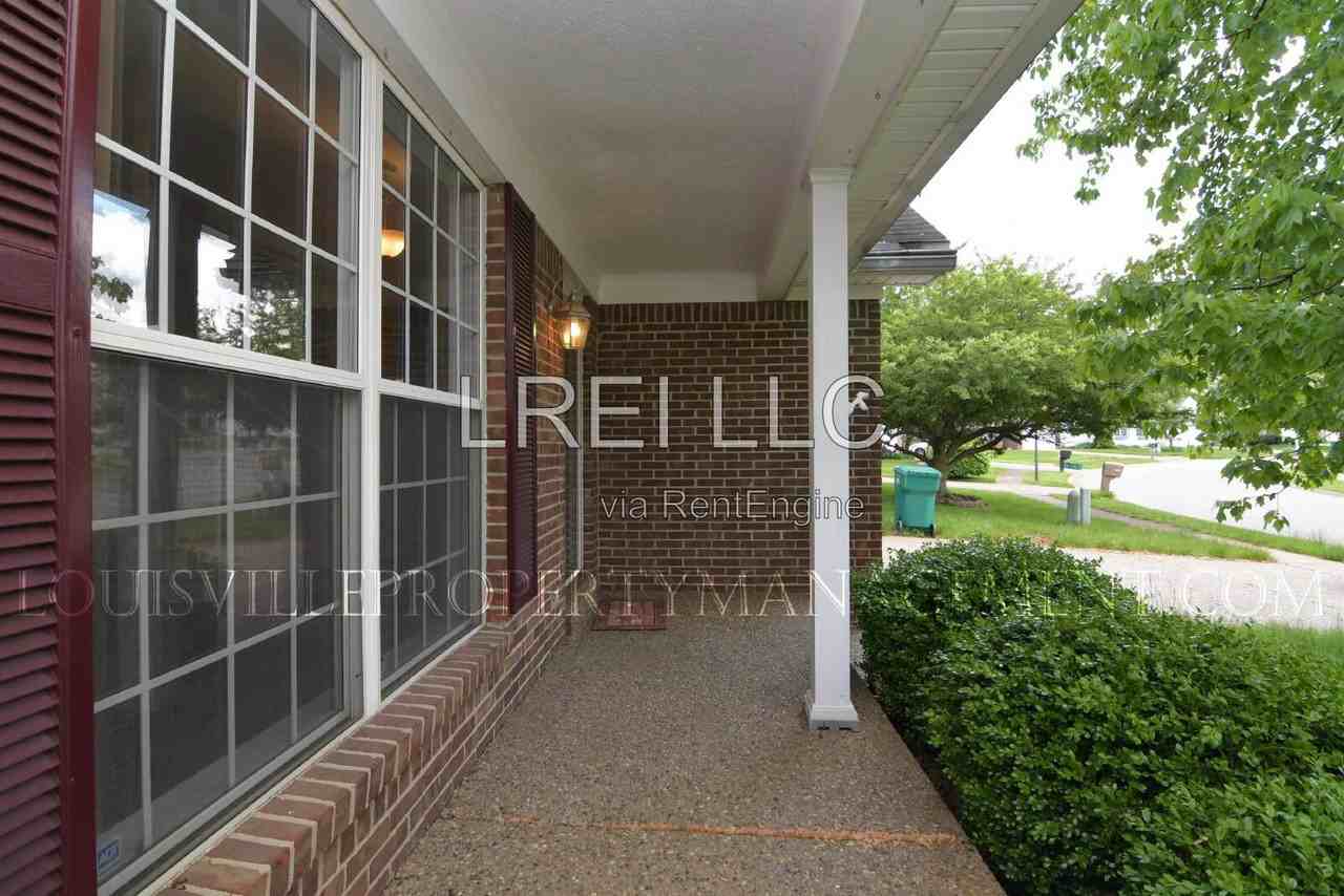 4625 Oak Pointe Dr - Photo 2 of 29