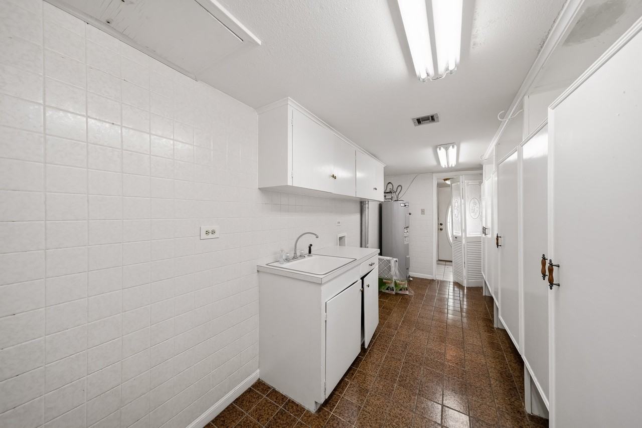 9719 I Dr - Photo 7 of 26