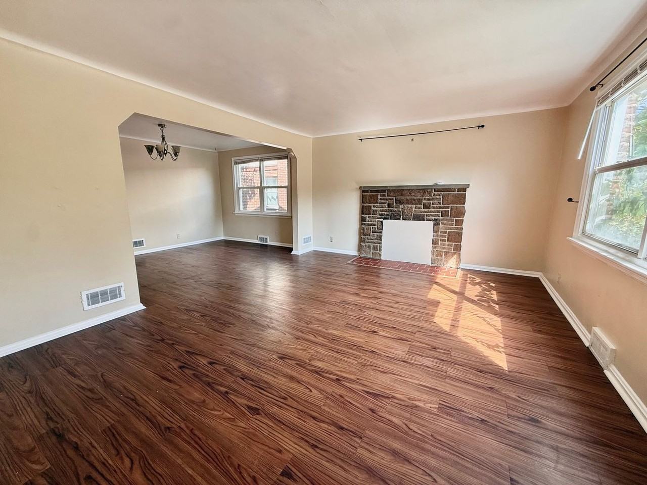 2650 Cedarbrook Dr - Photo 3 of 24
