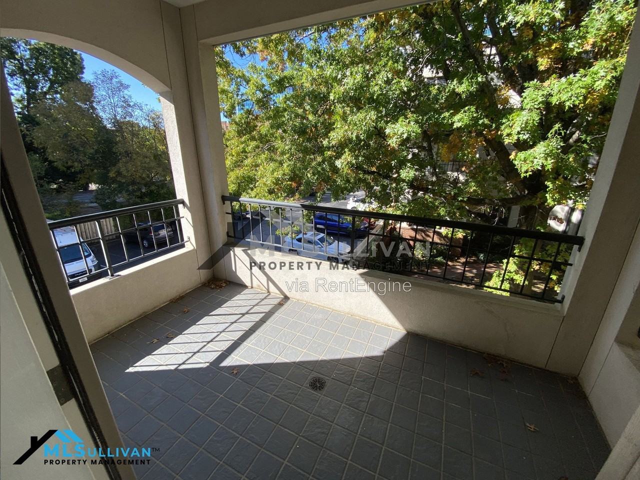 256 E Davie St - Photo 5 of 50
