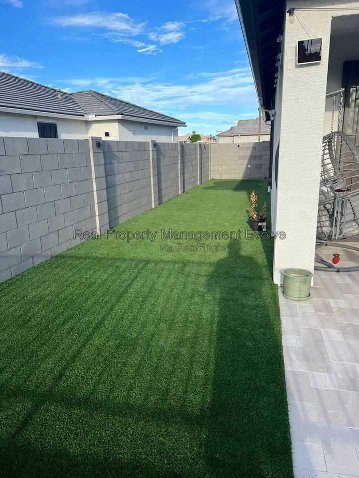 17216 N 7th Ln - Photo 5 of 18