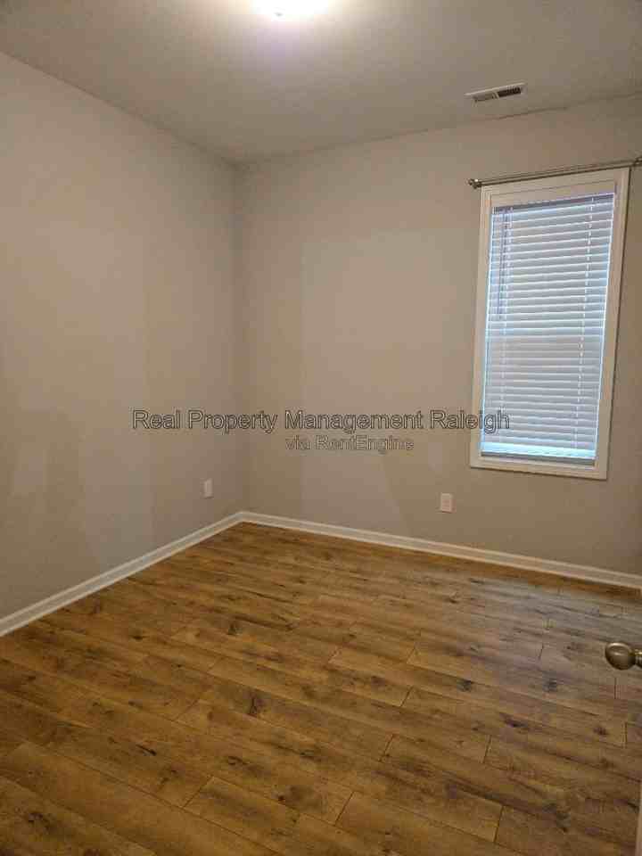 73 Cullen Ct - Photo 4 of 12