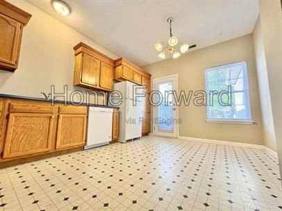 1125 Parliament Way - Photo 5 of 18