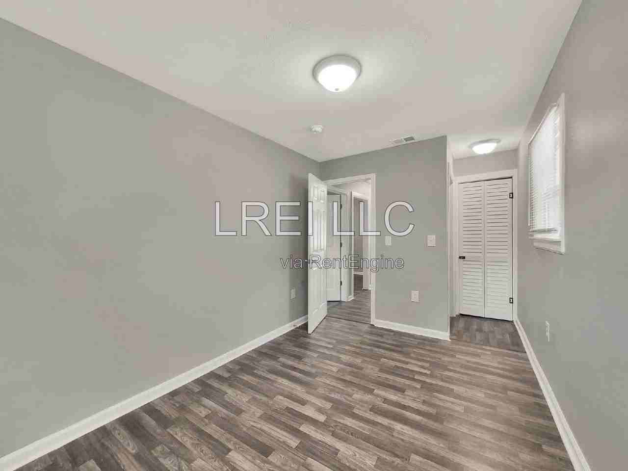 4401 Sunset Ave - Photo 2 of 11