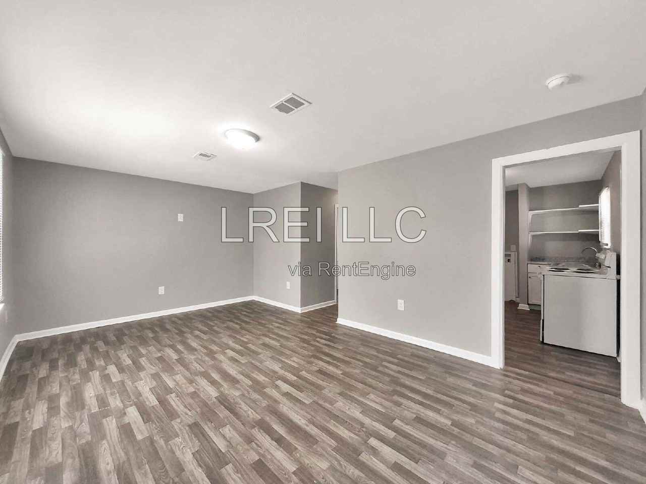 4401 Sunset Ave - Photo 3 of 11
