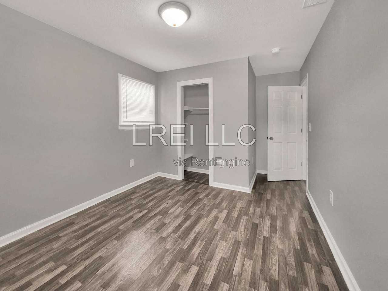 4401 Sunset Ave - Photo 5 of 11