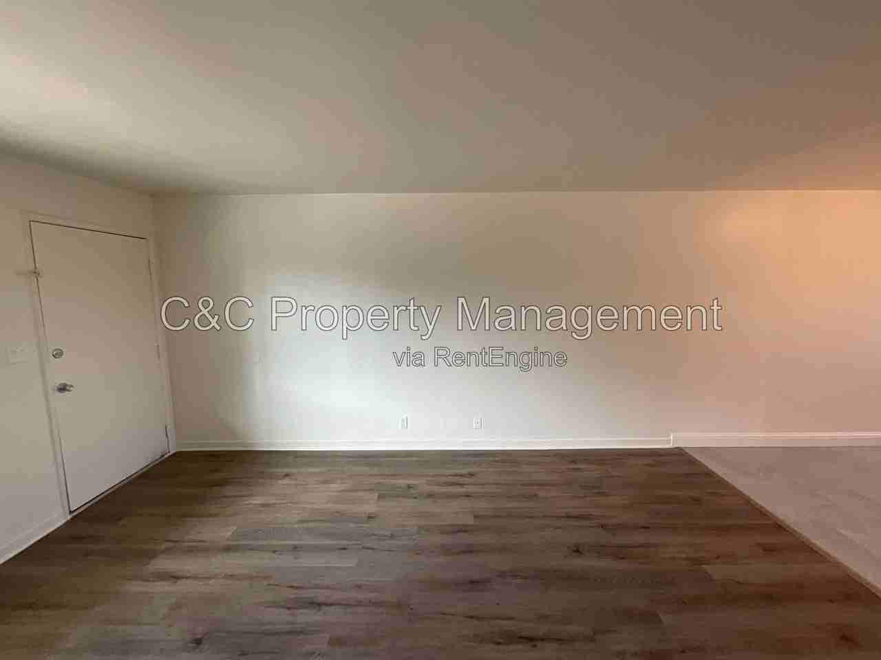 723 Forestdale Ave #4 - Photo 2 of 8