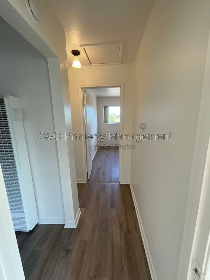 723 Forestdale Ave #4 - Photo 4 of 8