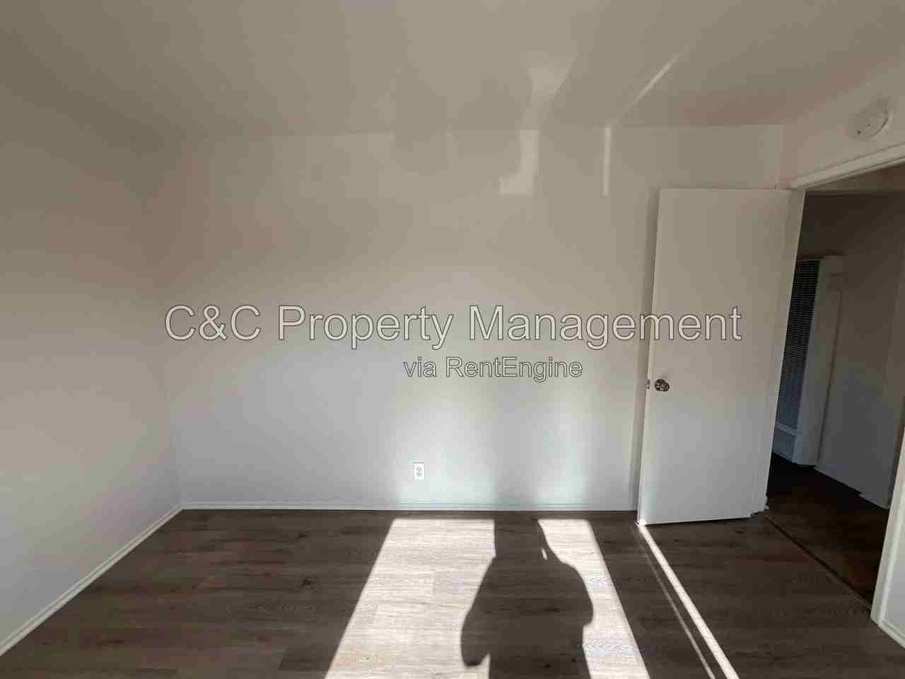723 Forestdale Ave #4 - Photo 7 of 8