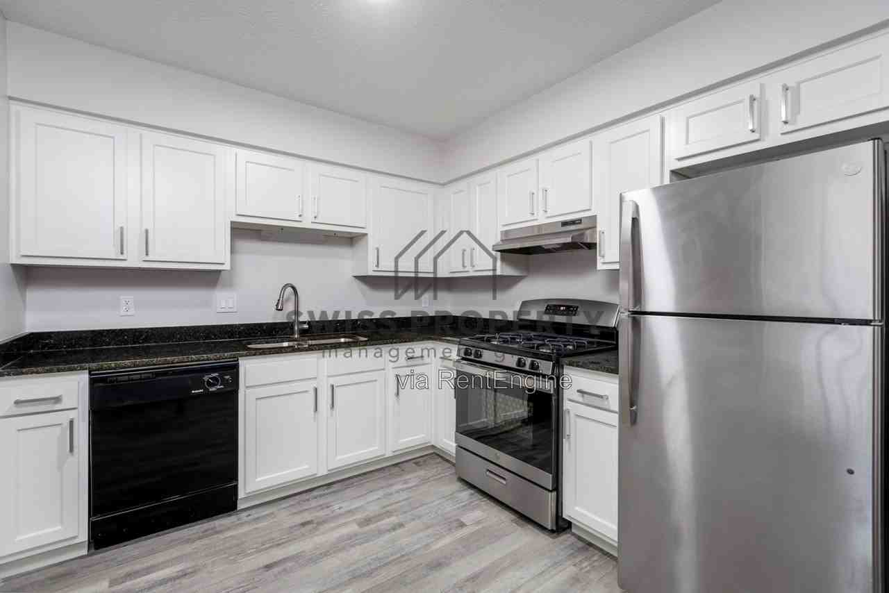 4577 Olentangy River Rd #G1 - Photo 6 of 49