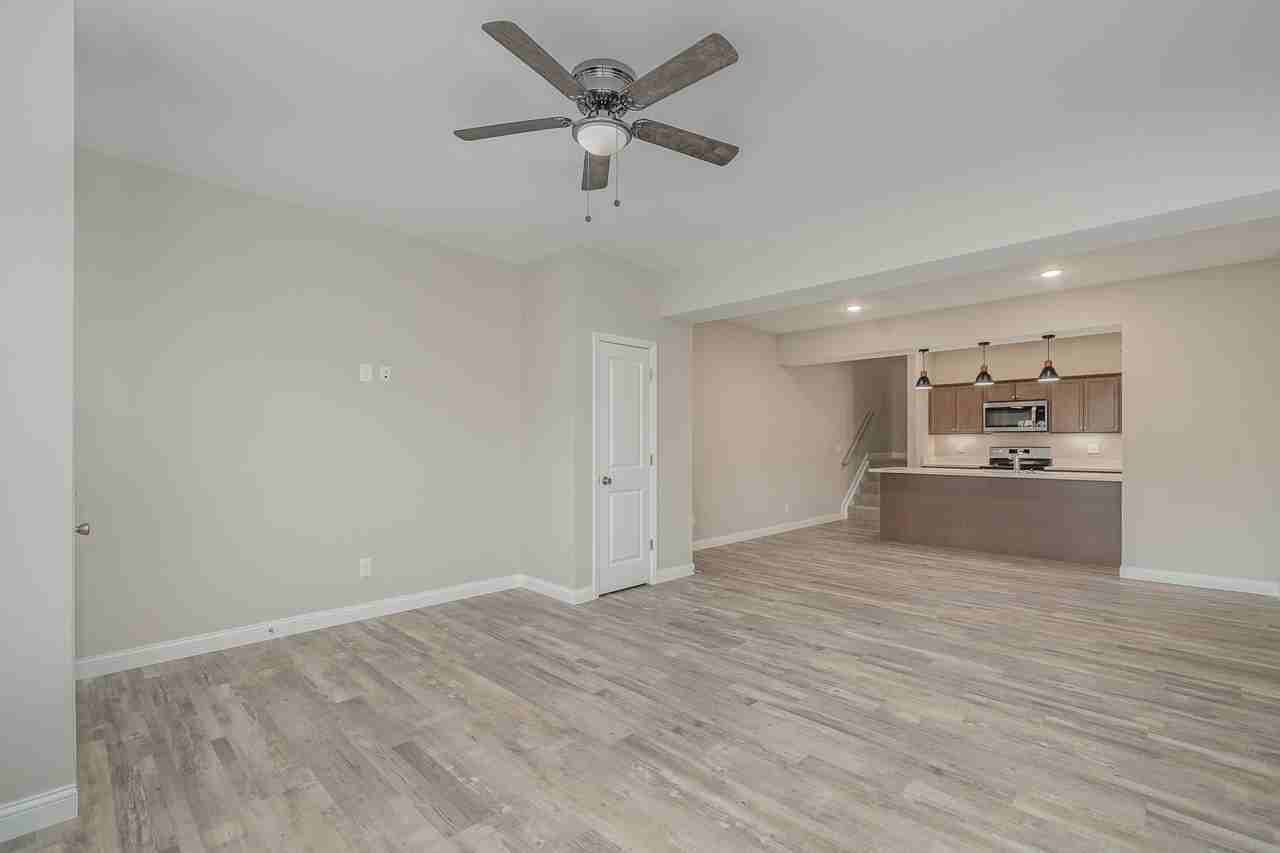 2017 Terrace Ct #2017 - Photo 7 of 18
