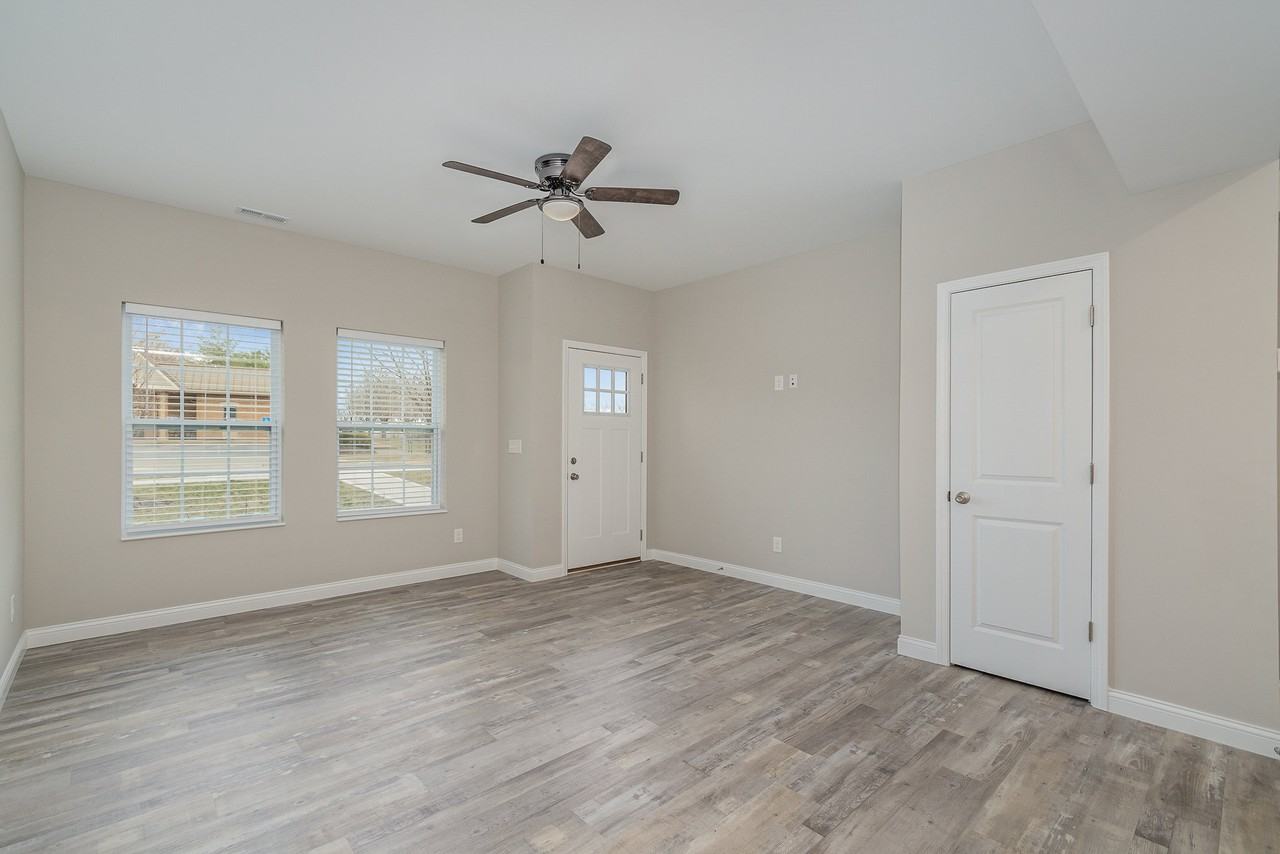 2017 Terrace Ct #2017 - Photo 2 of 18