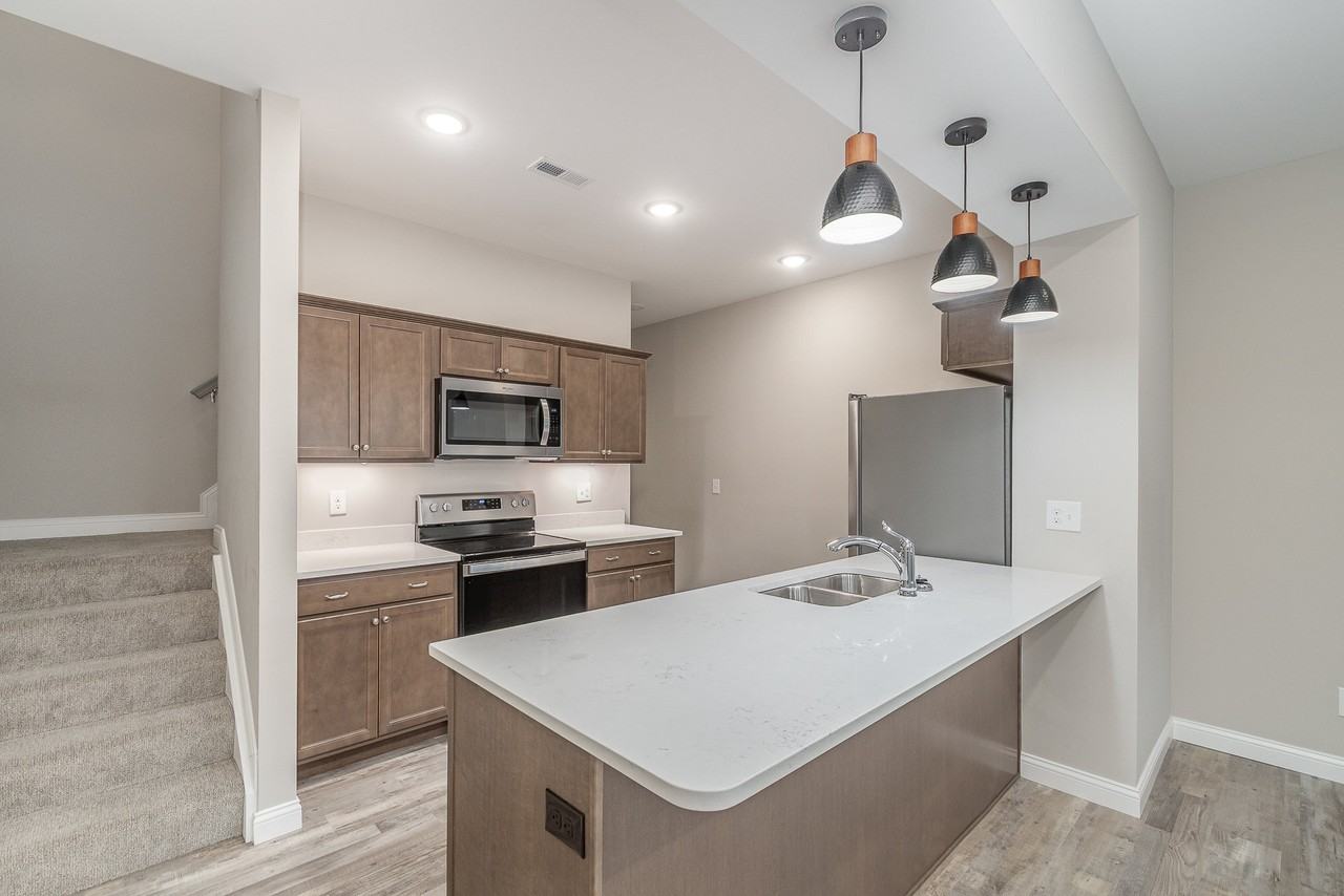 2017 Terrace Ct #2017 - Photo 6 of 18
