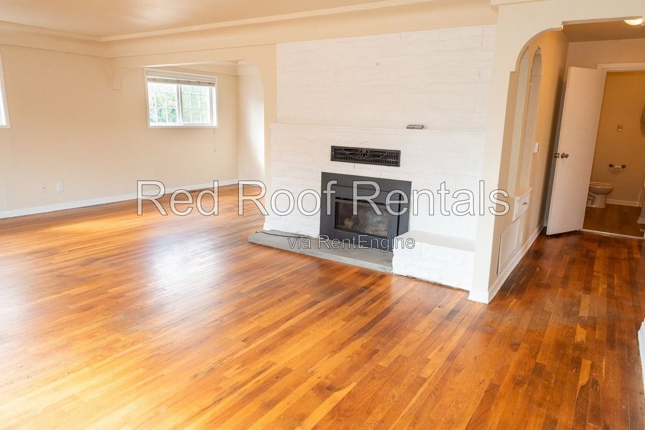 1523 4th Ave Nw - Photo 7 of 47