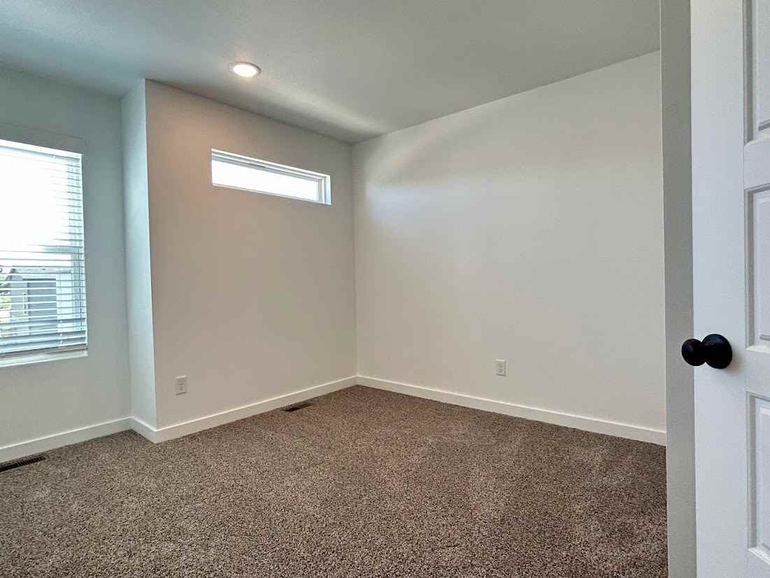 960 Ventnor Avenue, Centerton - Photo 2 of 18