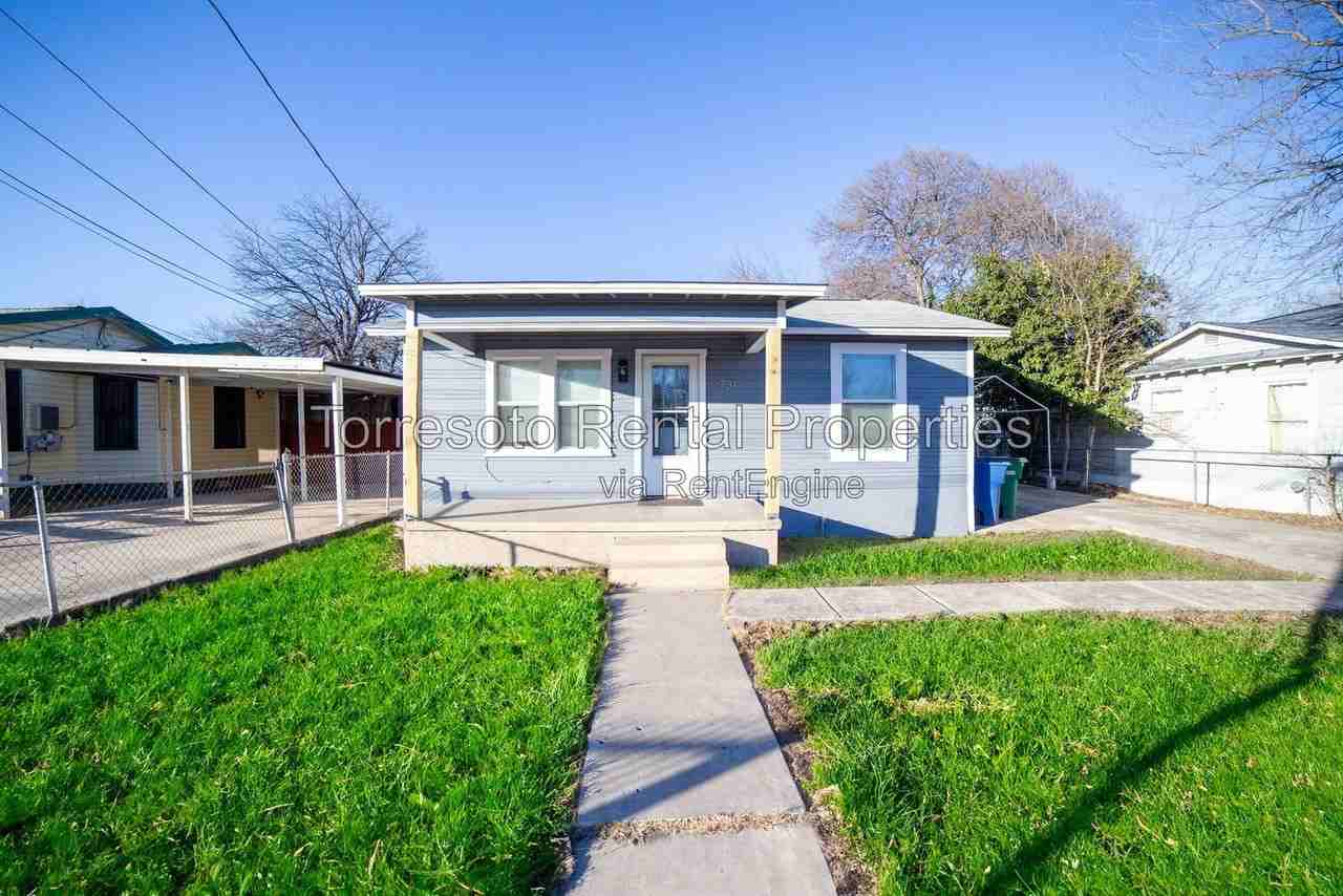 2731 Menchaca St - Photo 2 of 12