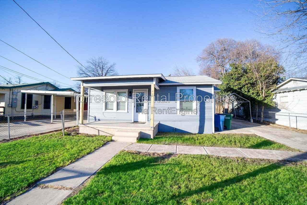 2731 Menchaca St - Photo 3 of 12